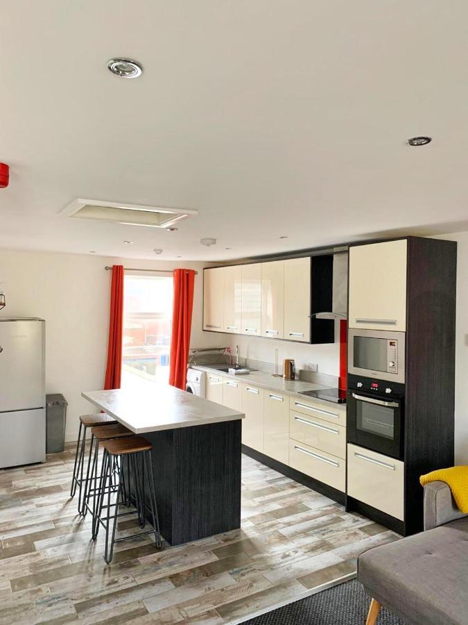 Blackpool Luxury Apartments Bagian luar foto